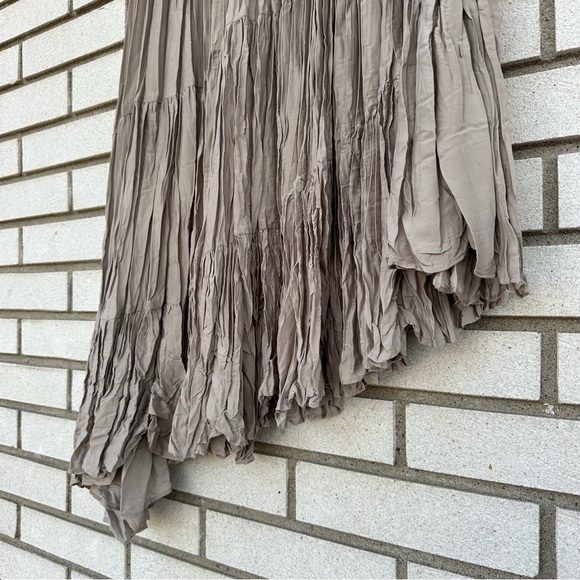 Chico’s Crinkle Zoe Asymmetrical Midi Skirt Taupe Satin Elastic Waist M Tiered - Picture 4 of 8